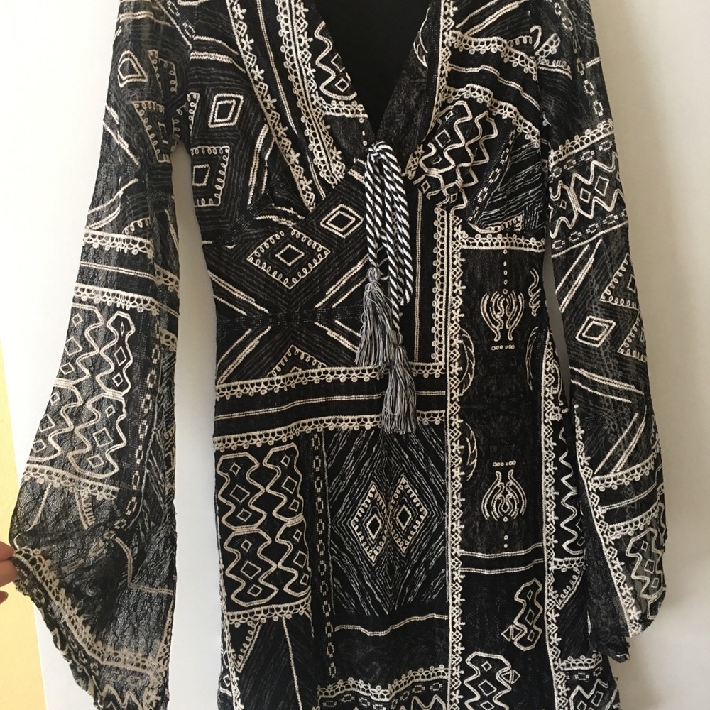 Venus - 👗 sooo cute! Shear long sleeve dress